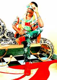Raymo K omubi